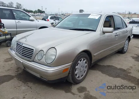1999 Mercedes-Benz E 320 from USA, damaged, VIN WDBJF65H4XA768667